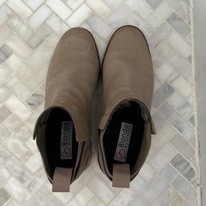 Danika Waterproof Bootie
BLONDO, mushroom nubuck